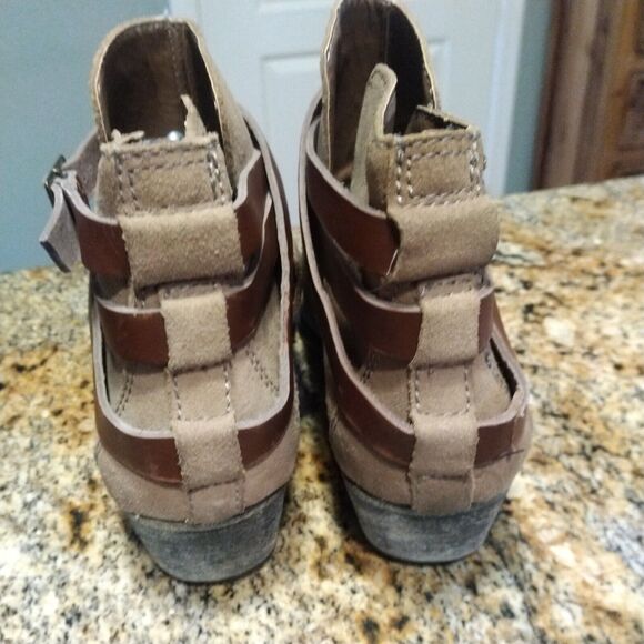 Steve Madden Quesstt Ankle Boots Brown Leather Buckle Strap Detail Women's Sz 9 - Picture 10 of 13